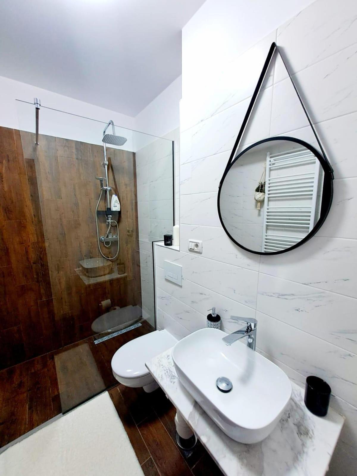 Mountain Breeze Luxury Apartment Ac & Parcare Privata براشوف المظهر الخارجي الصورة