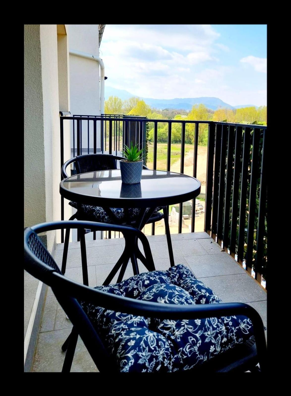 Mountain Breeze Luxury Apartment Ac & Parcare Privata براشوف المظهر الخارجي الصورة